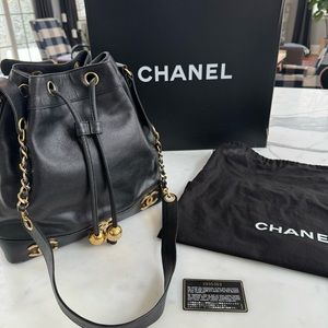 CHANEL RARE vintage 1991,6 CC bucket bag,auth. Card, box, dust bag. LARGE SIZE